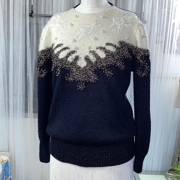 Magnolia Sweaters - Vintage Navy and Cream Sweater VGC